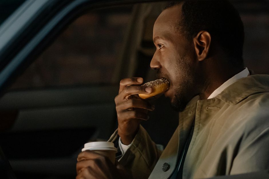 truck driver eating healthy snack CDL truck driver health
